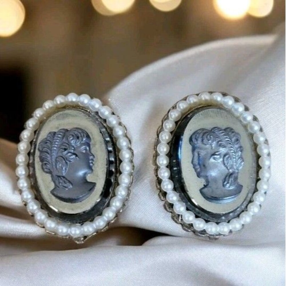 Vintage Black Glass Victorian Intaglio Carved Cameo Faux Pearl  CLIP ON Earrings